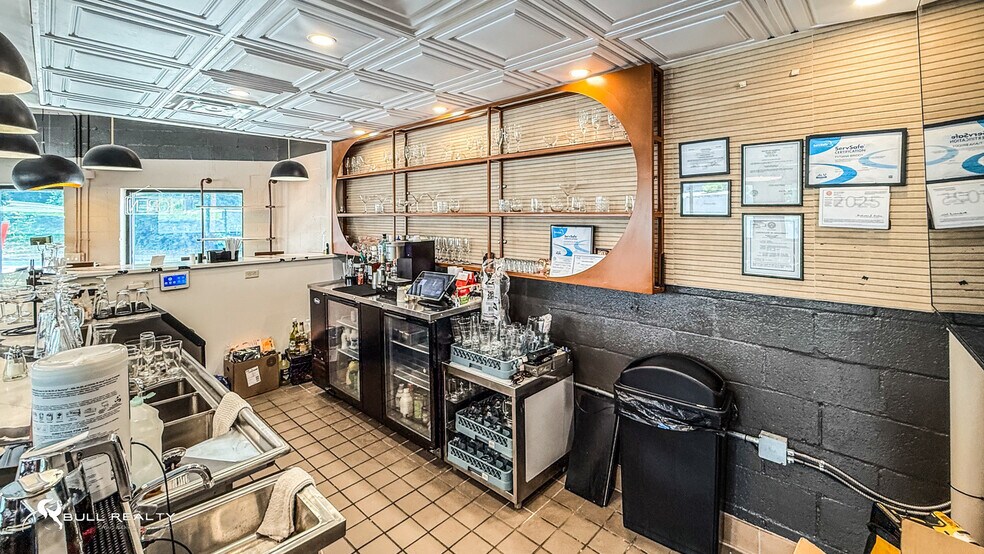 More Photos Of 845 Flat Shoals Rd, Atlanta Freestanding For Sale