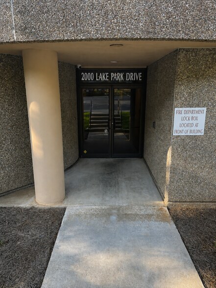 More Photos Of 2000 Lake Park Dr SE, Smyrna Office For Lease