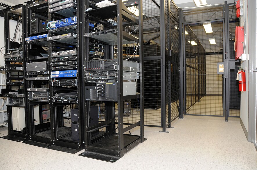 More Photos Of 2575 Willow Point Way, Knoxville Office For Lease