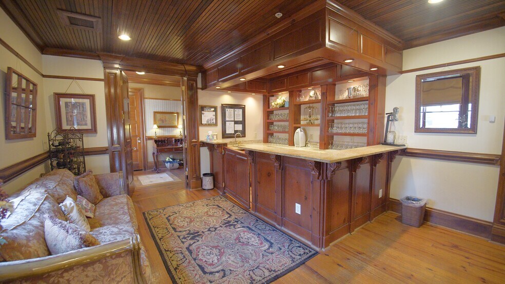 More Photos Of 1176 Atlanta Hwy, Auburn Specialty For Sale