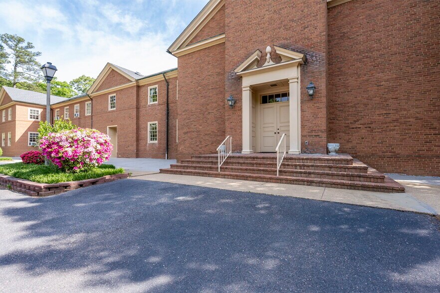 More Photos Of 7740 Cherokee Rd, Richmond Religious Facility For Sale
