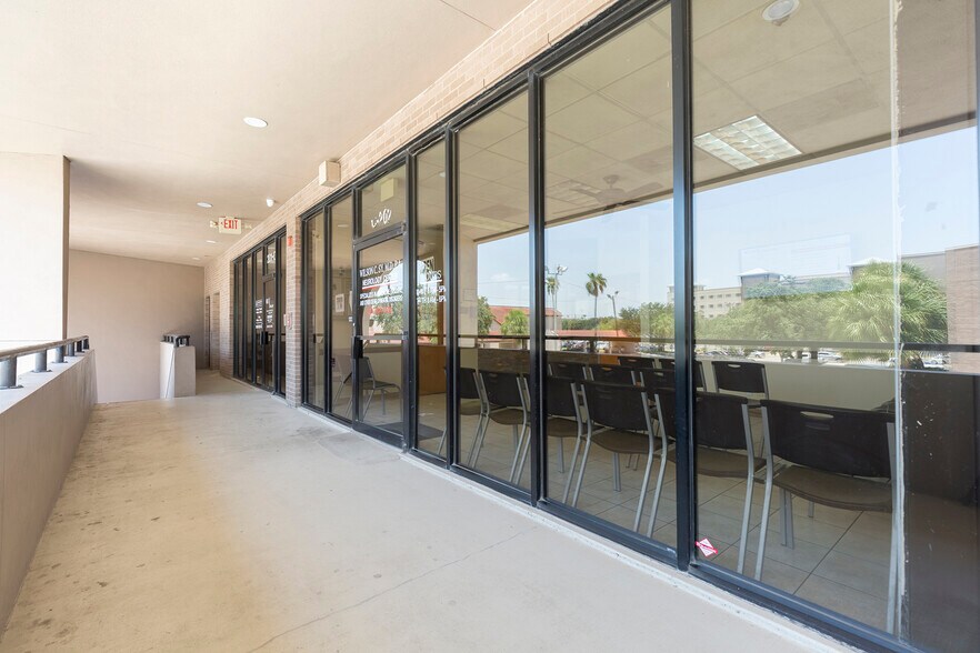 More Photos Of 110 E Savannah Ave, McAllen Medical For Sale