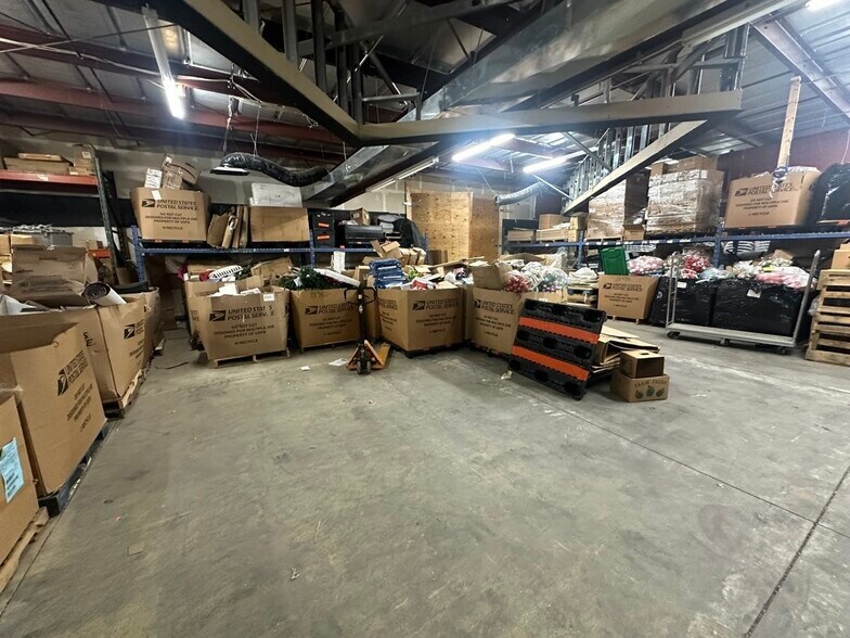 More Photos Of 2335 Union Rd, Cheektowaga Distribution For Sale