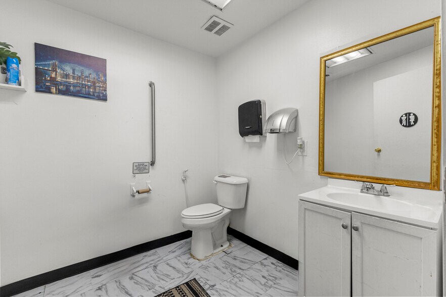 More Photos Of 2300 S Schaefer Hwy, Detroit Storefront For Sale