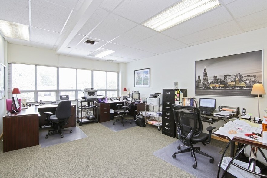 More Photos Of 1132 Waukegan Rd, Glenview Medical For Sale