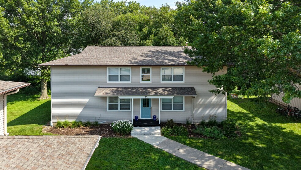 More Photos Of 450 N Dubuque St, North Liberty Apartments For Sale