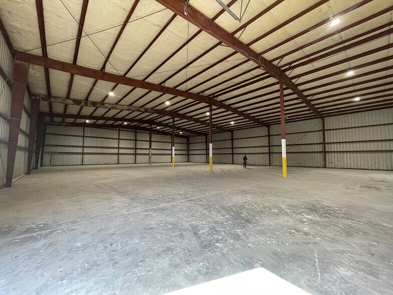 More Photos Of 28663 Glenwood Rd, Perrysburg Manufacturing For Lease