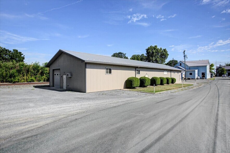 More Photos Of 5751 Colorado St. Ext., Chambersburg Flex For Sale