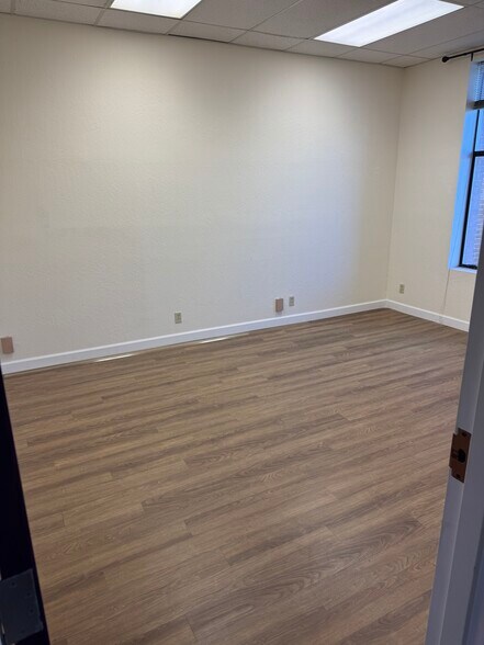 More Photos Of 624 Ferry St, Martinez Office For Lease