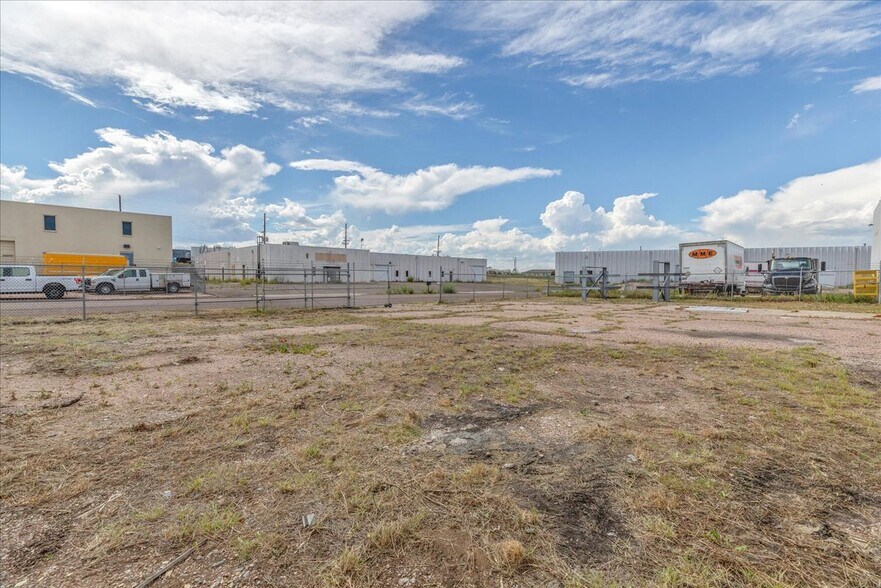 More Photos Of 114 American rd, Cheyenne Industrial For Lease