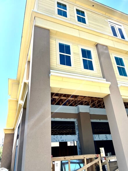 More Photos Of 9000 Bowen Pier Dr, Hanahan Storefront Retail Office For Lease