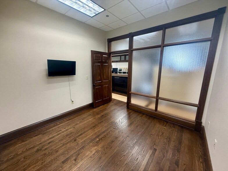 More Photos Of 15 W Center St, Lawrenceburg Coworking Space