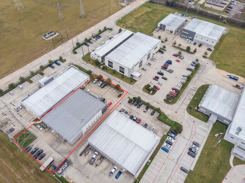 More Photos Of 145 Magellan Cir, Webster Light Distribution For Sale