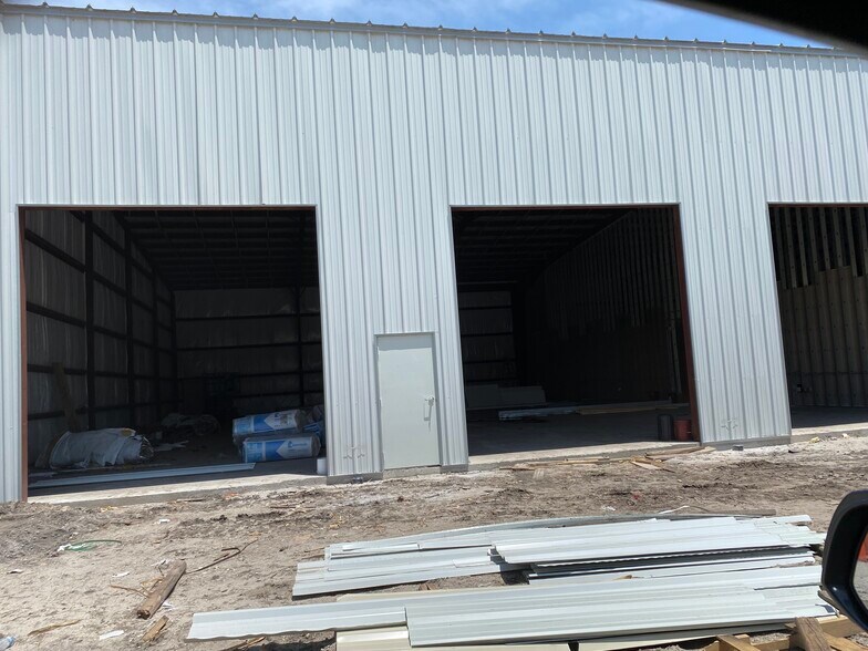 More Photos Of 251 Levy Rd, Jacksonville Service For Lease
