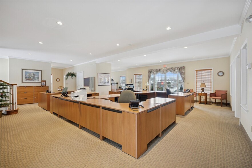 More Photos Of 326 Main St, Harleysville Office For Sale