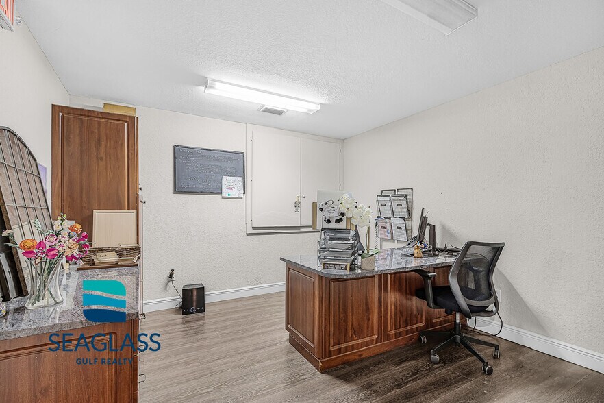 More Photos Of 3890 Veronica S Shoemaker Blvd, Fort Myers Warehouse For Sale