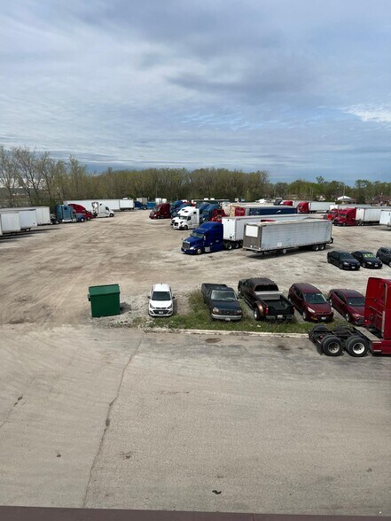 More Photos Of 16400 S Dixie Hwy, Markham Truck Terminal For Lease