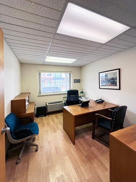 More Photos Of 261 E Main St, Newark Office For Lease