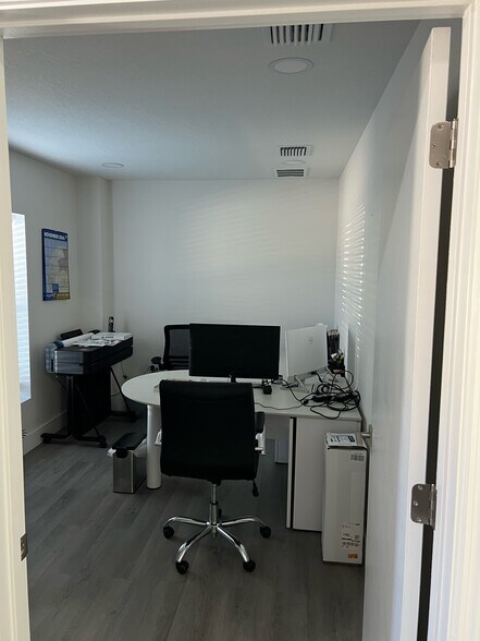 More Photos Of 2581 FL-60, Valrico Industrial For Lease