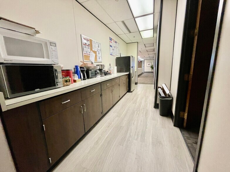 More Photos Of 44 Market Plz, Montgomery Apartments For Lease