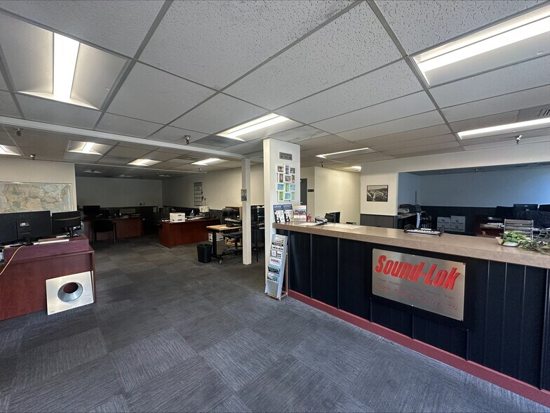 More Photos Of 8805-8815 S 190th St, Kent Unknown For Lease