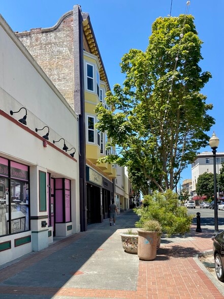 More Photos Of 419 Georgia St, Vallejo Apartments For Lease