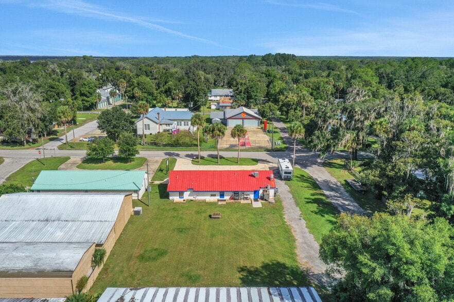 More Photos Of 413 Elm St, Welaka Freestanding For Sale