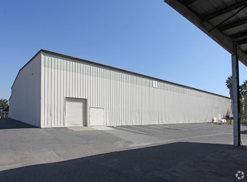 More Photos Of 3251 N Ad Art Rd, Stockton Warehouse For Lease