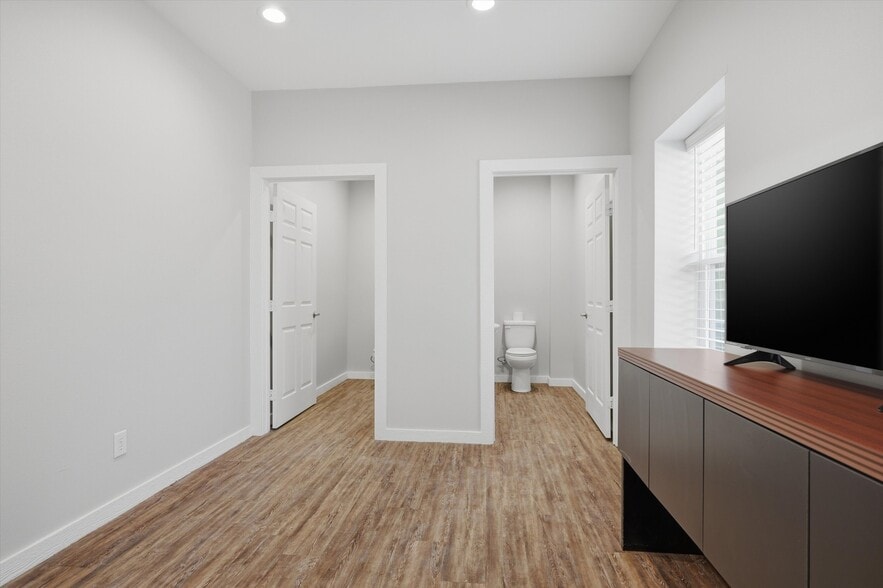 More Photos Of 4747 County Road 211, Gainesville Specialty For Sale