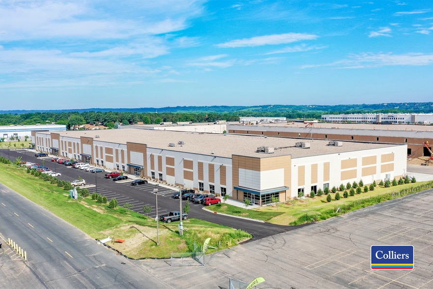 More Photos Of 2700 4th Ave E, Shakopee Warehouse For Lease
