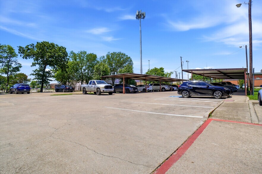 More Photos Of 8202 Elam Rd, Dallas Medical For Lease