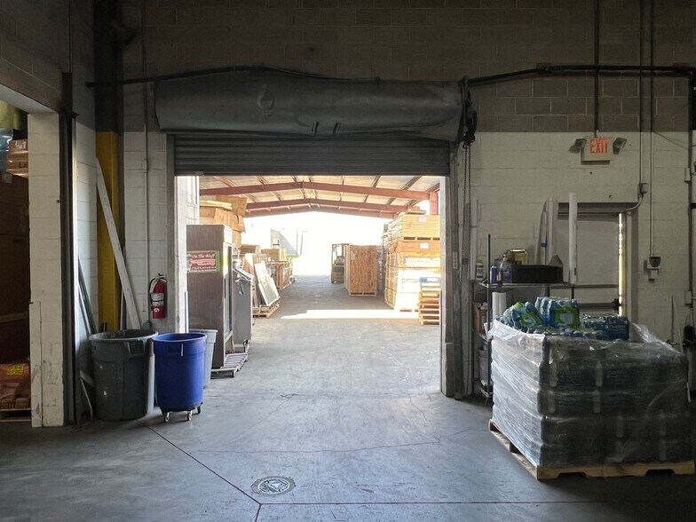More Photos Of 3221 E Randol Mill Rd, Arlington Manufacturing For Lease