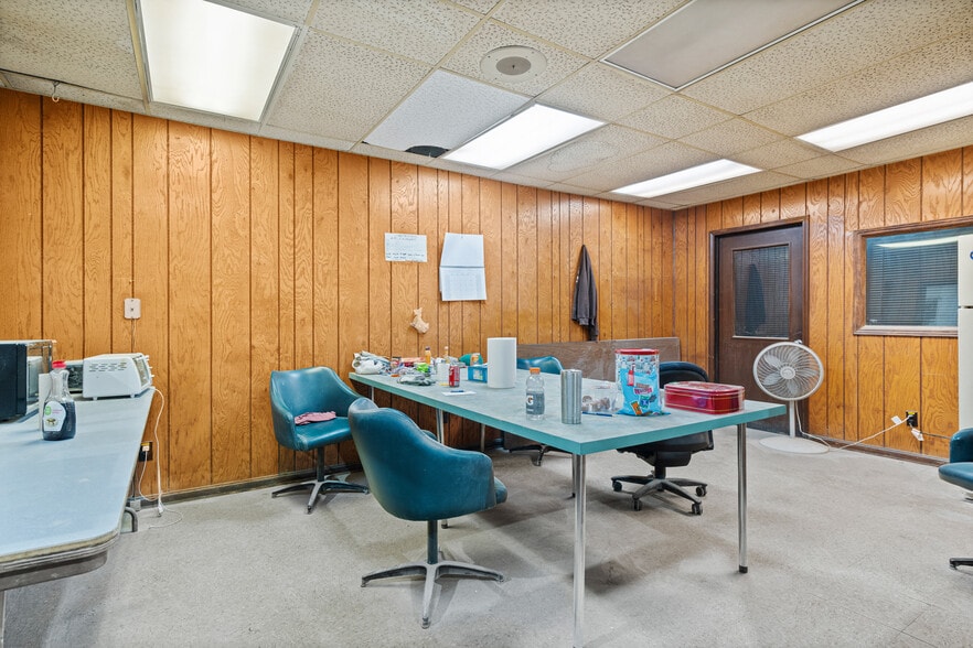 More Photos Of 1641 Crystal Ave, Kansas City Warehouse For Sale