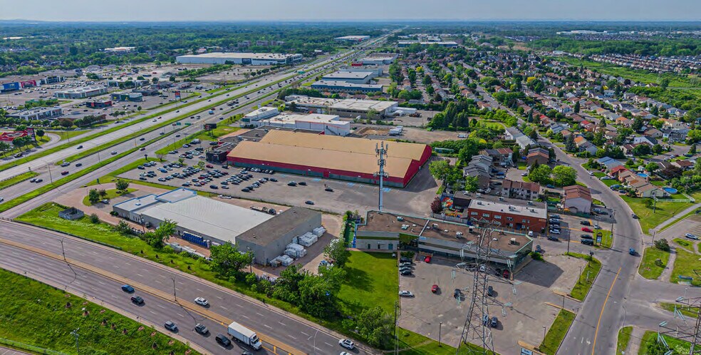 More Photos Of 5305 Notre-Dame, Laval Office Residential For Sale