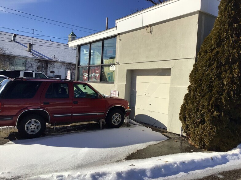 More Photos Of 606 Southbridge St, Auburn Auto Repair For Sale