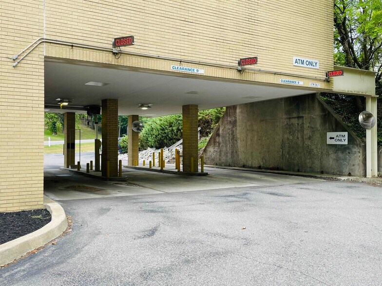 More Photos Of 5942 Us-60, Ashland Bank For Sale