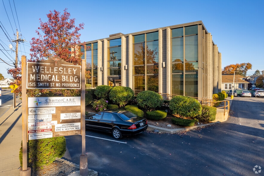 More Photos Of 1515 Smith St, North Providence Medical For Sale