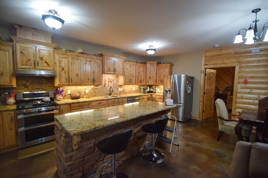 More Photos Of 10024 Highway 165, North Little Rock Light Manufacturing For Sale