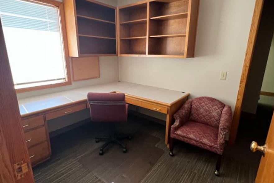 More Photos Of 5201 Hamilton Rd, Columbus Office For Lease