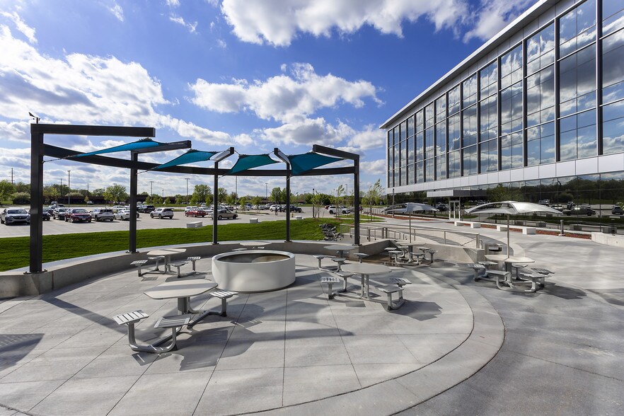 More Photos Of 18881 W Dodge Rd, Omaha Office For Lease