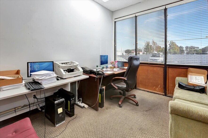 More Photos Of 1061 S Melrose St, Placentia Warehouse For Sale