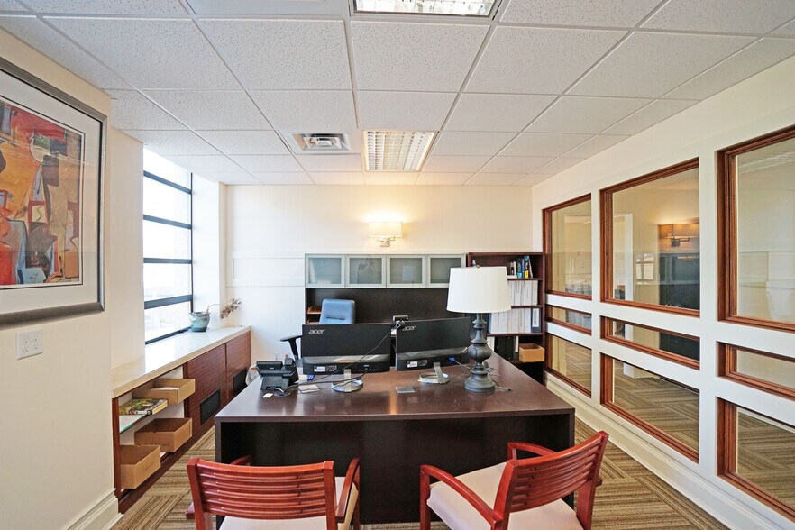 More Photos Of 30-34 N 3rd St, Yakima Office For Lease