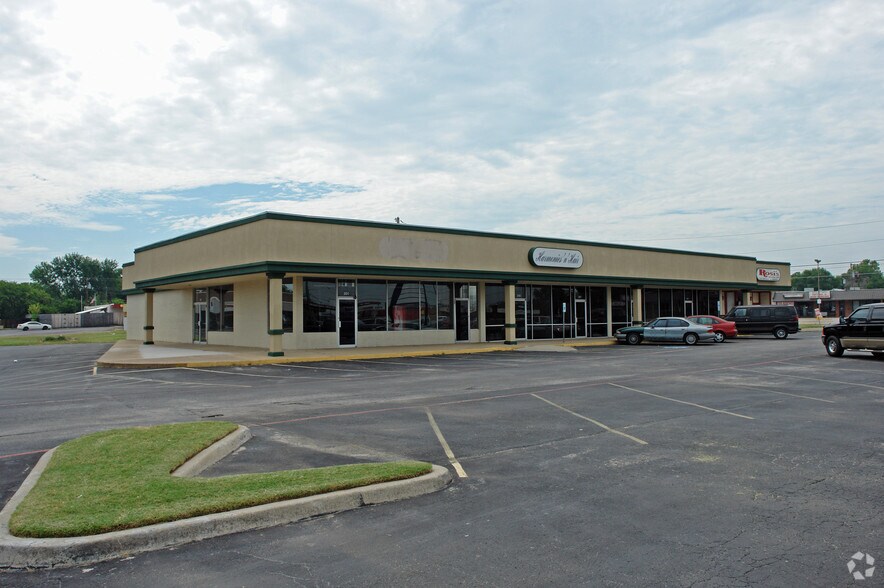 More Photos Of , Dallas General Retail For Sale