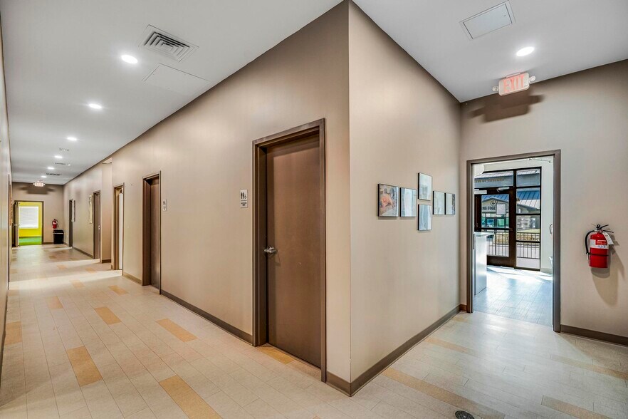 More Photos Of 27511 Interstate 10, Boerne Office For Sale