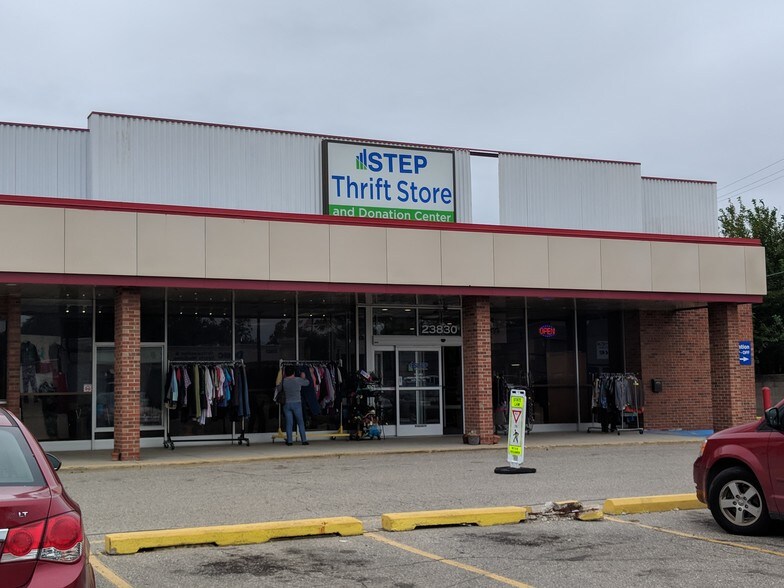 More Photos Of 5640-5734 N Telegraph Rd, Dearborn Heights Unknown For Lease