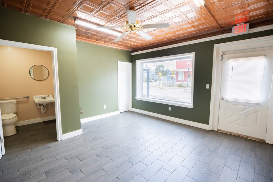 Primary Photo Of 2319 Main St, Waller Storefront For Lease