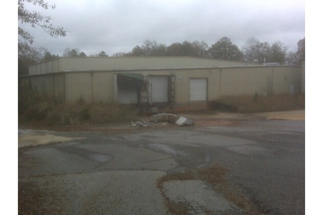 More Photos Of 5115 Old Greenville Hwy, Liberty Warehouse For Lease