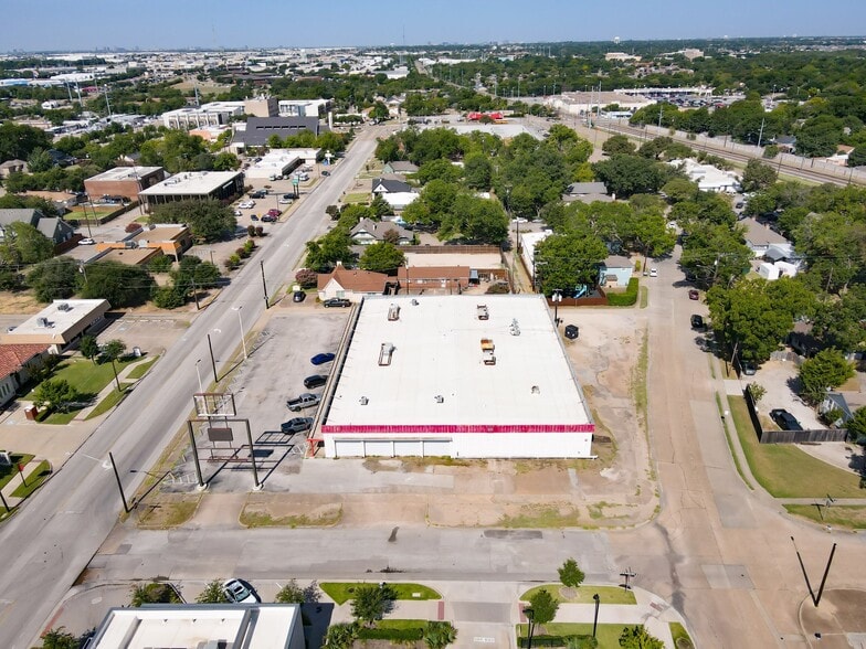 More Photos Of 1101 Main St, Garland Warehouse For Sale