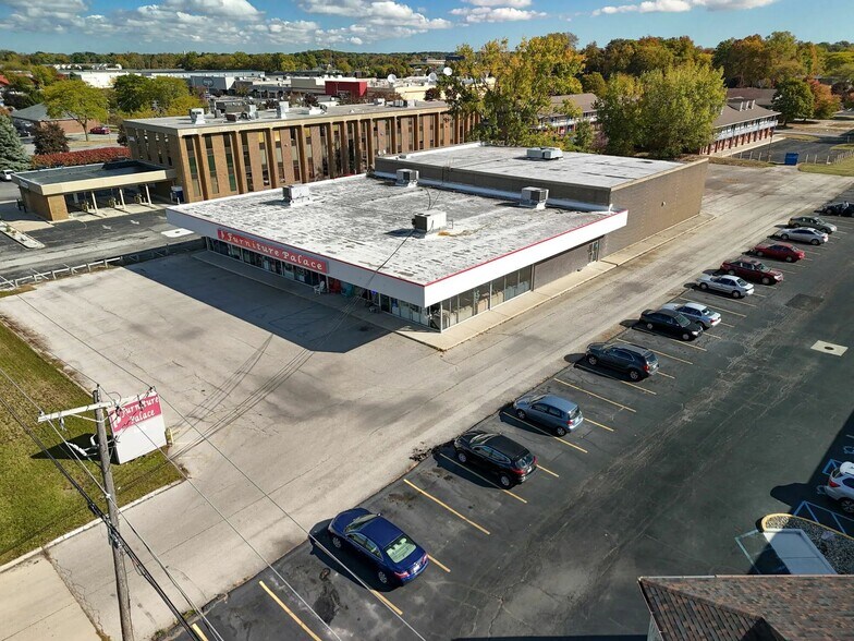 More Photos Of 1436 Reynolds Rd, Maumee Freestanding For Lease