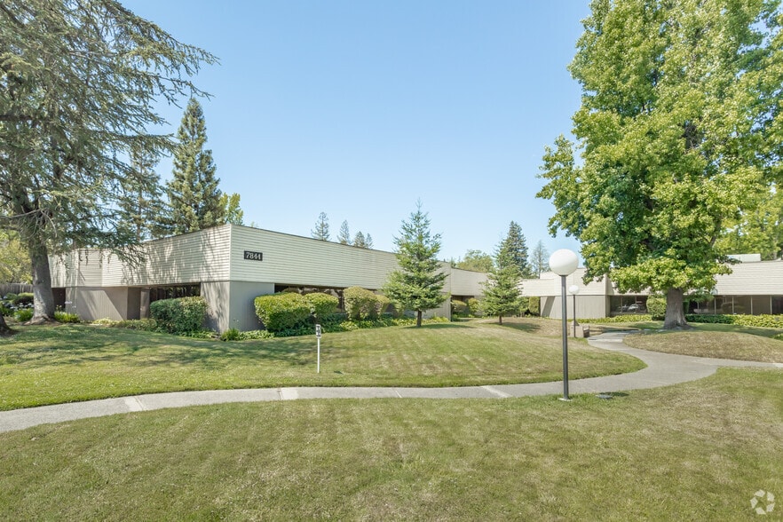 More Photos Of 7844 Madison Ave, Fair Oaks Office For Sale